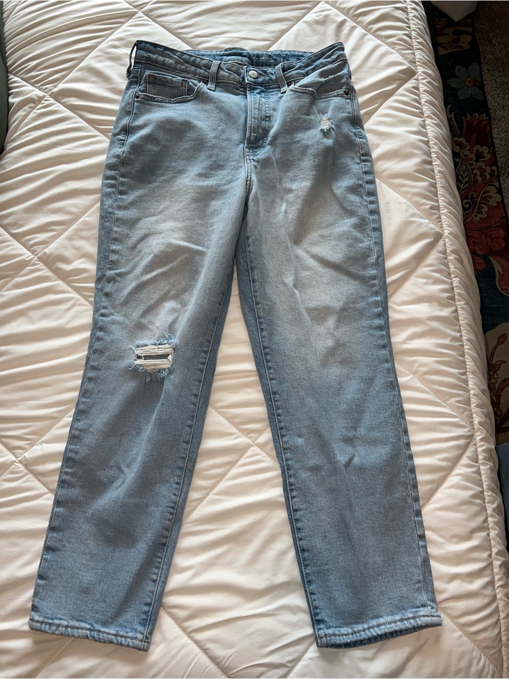 Old Navy Light Blue Straight Jeans with Knees Distress